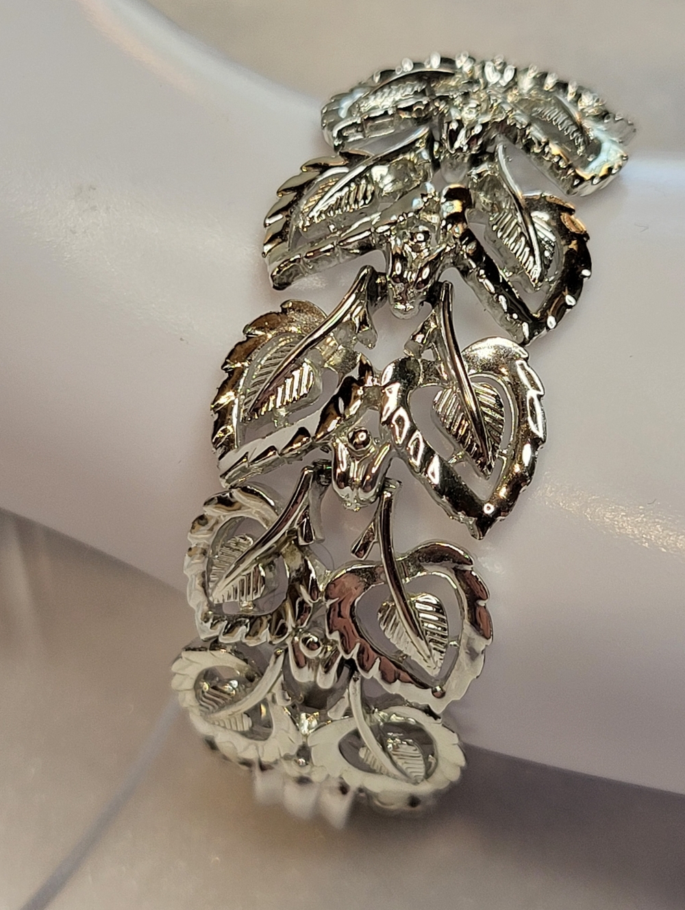 Vintage Coro Pegasus Leaf Link Bracelet - Picture 4 of 4